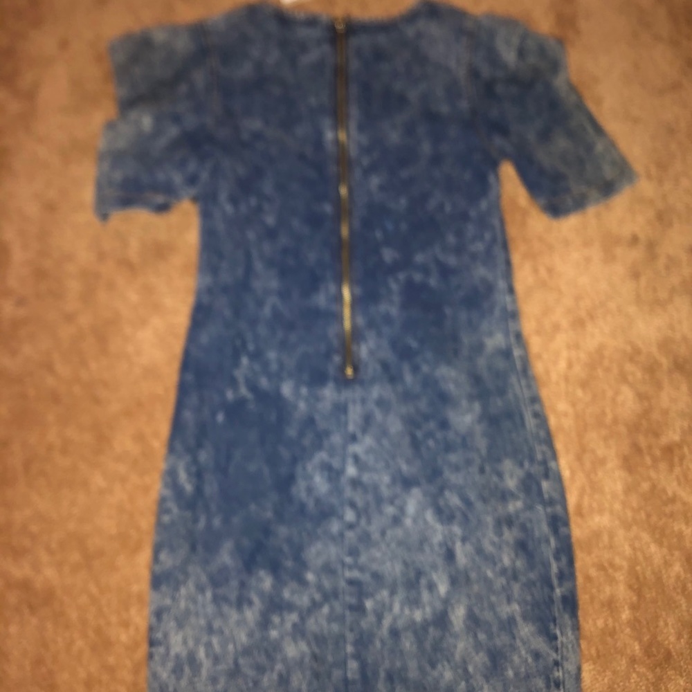 Dress - Picture 2 of 2